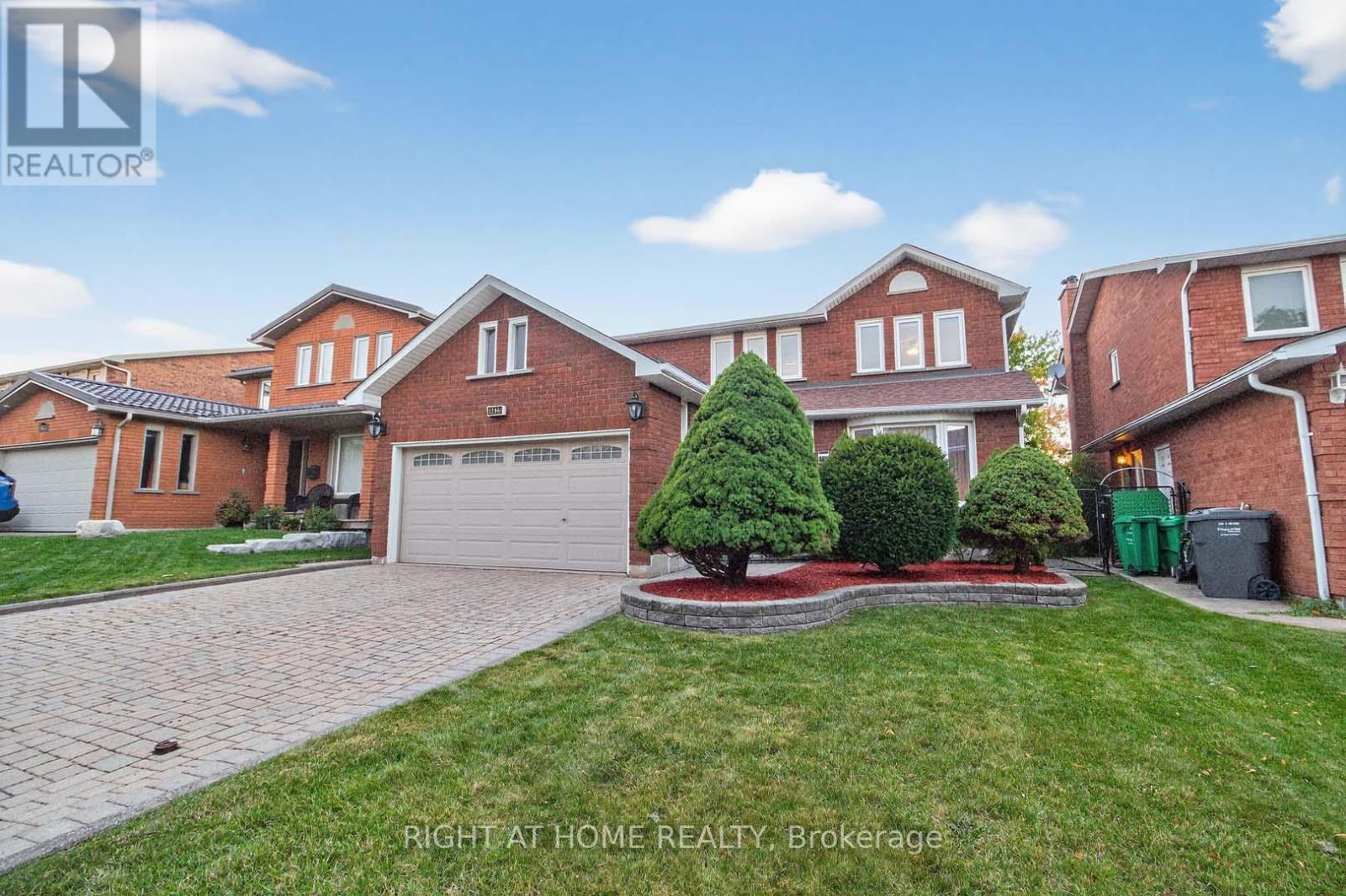 4433 Sedgefield Road, Mississauga, Ontario  L5M 3B6 - Photo 2 - W12468873