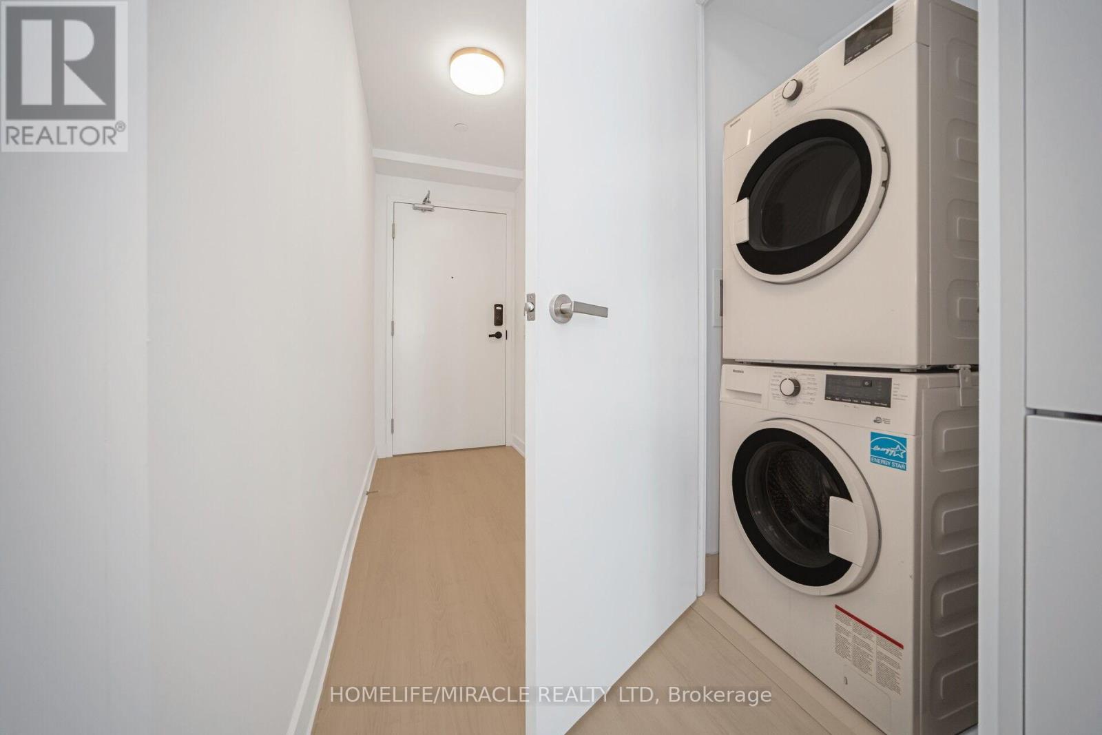 1002 - 3883 Quartz Road, Mississauga, Ontario  L5B 0M4 - Photo 5 - W12468896