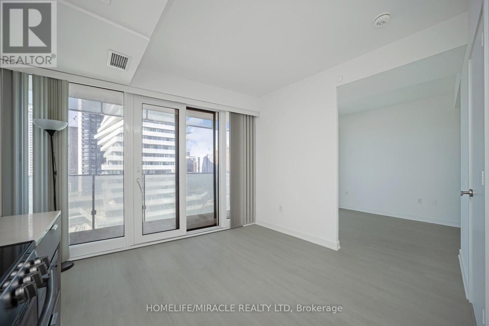 1002 - 3883 Quartz Road, Mississauga, Ontario  L5B 0M4 - Photo 7 - W12468896