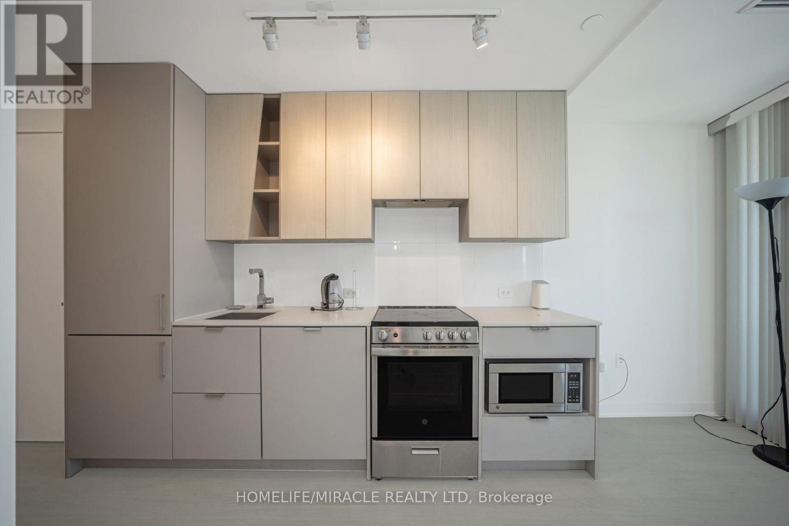 1002 - 3883 Quartz Road, Mississauga, Ontario  L5B 0M4 - Photo 9 - W12468896