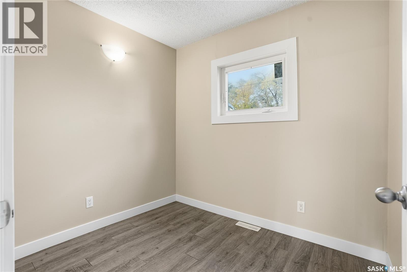3 Minto Place, Saskatoon, Saskatchewan  S7L 1C4 - Photo 34 - SK021128