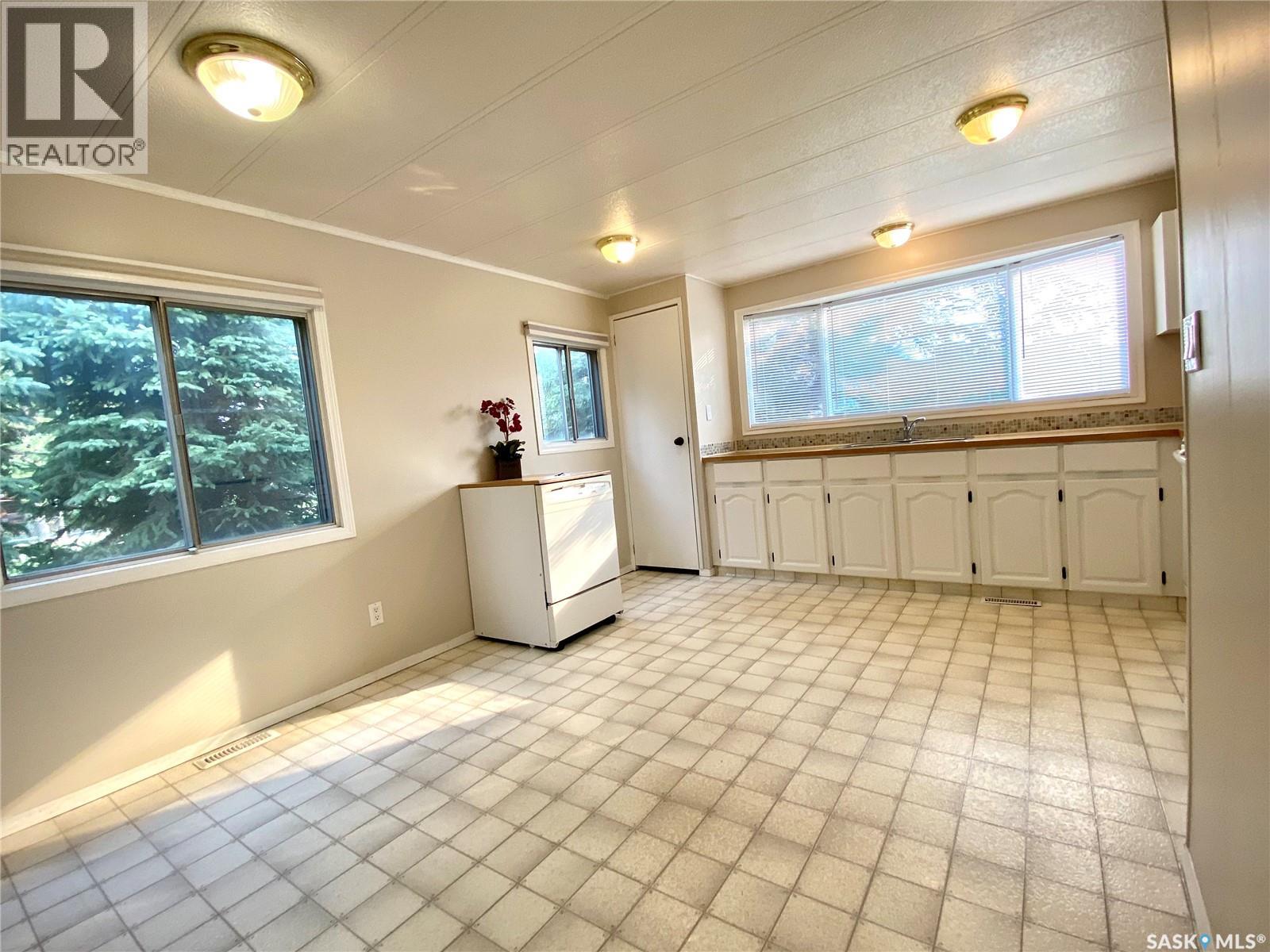 305 Allan Avenue, Saltcoats, Saskatchewan  S0A 3R0 - Photo 2 - SK021017