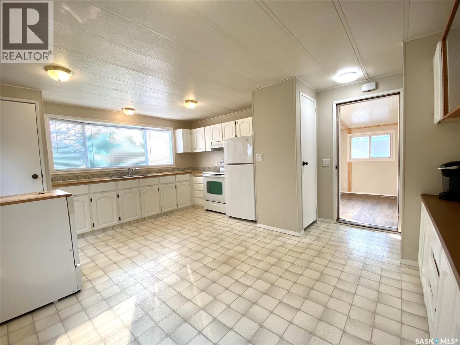 305 Allan Avenue, Saltcoats, Saskatchewan  S0A 3R0 - Photo 3 - SK021017