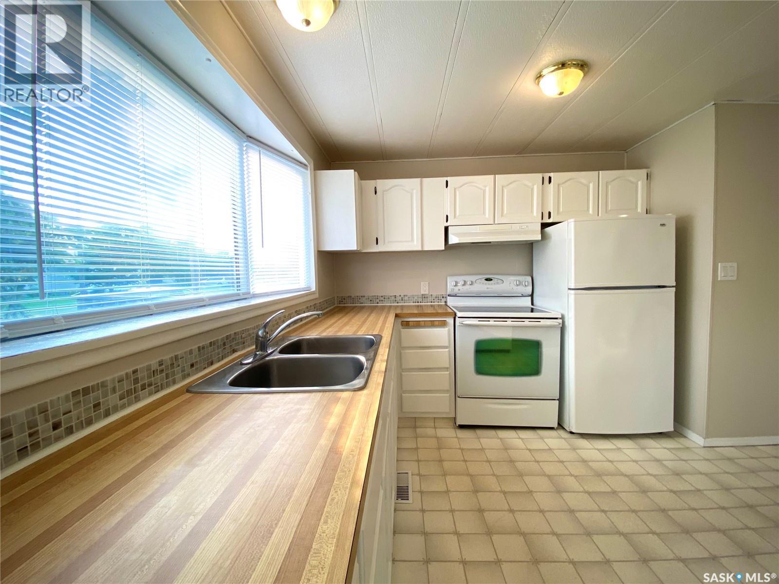 305 Allan Avenue, Saltcoats, Saskatchewan  S0A 3R0 - Photo 4 - SK021017