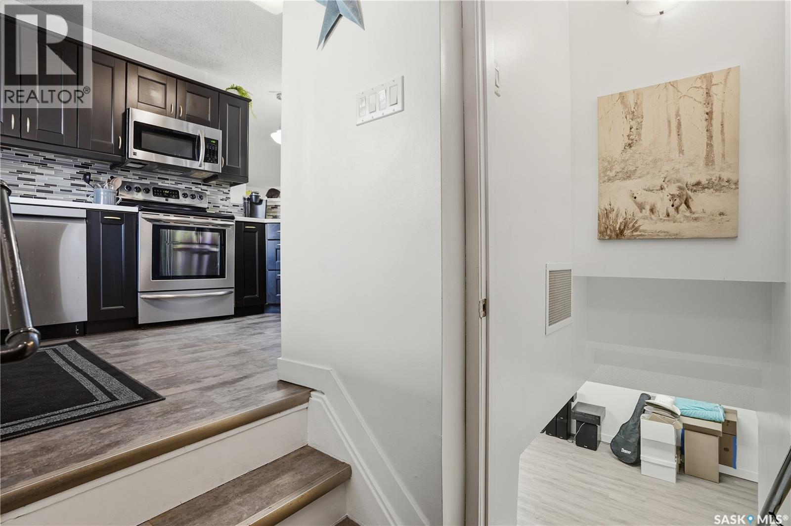 56 Jackson Bay, Regina, Saskatchewan  S4R 6T8 - Photo 27 - SK021000