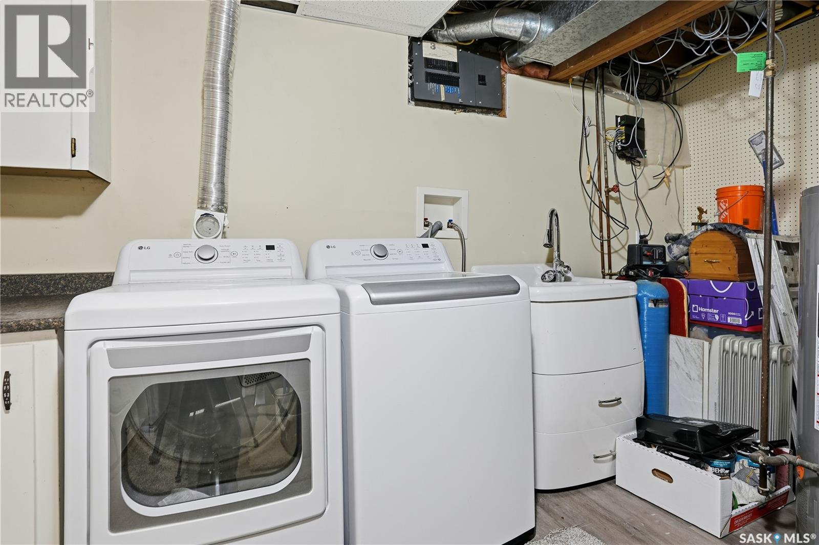 56 Jackson Bay, Regina, Saskatchewan  S4R 6T8 - Photo 40 - SK021000