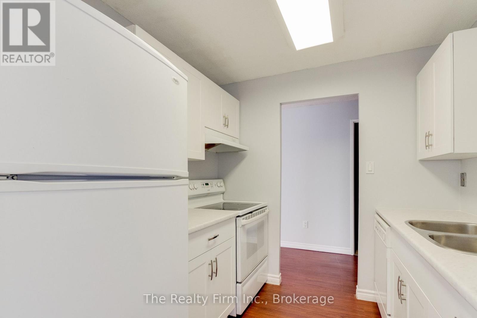 1515 - 45 Pond Mills Road, London South, Ontario  N5Z 4W5 - Photo 5 - X12390798