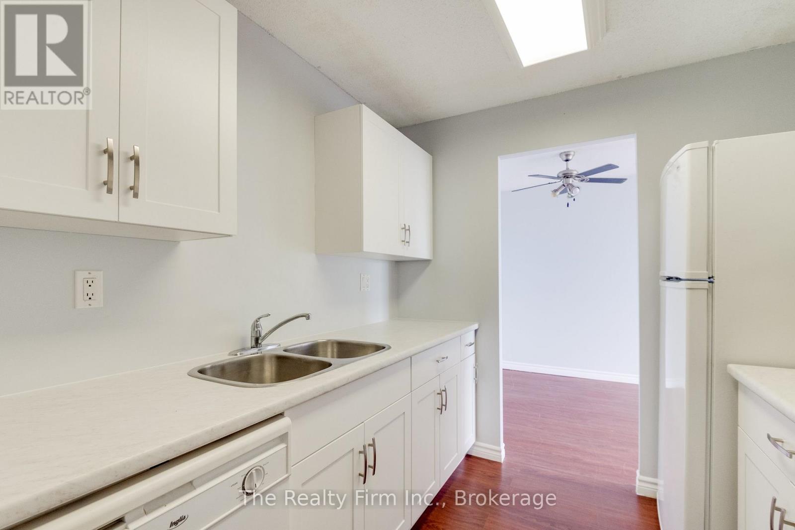 1515 - 45 Pond Mills Road, London South, Ontario  N5Z 4W5 - Photo 7 - X12390798