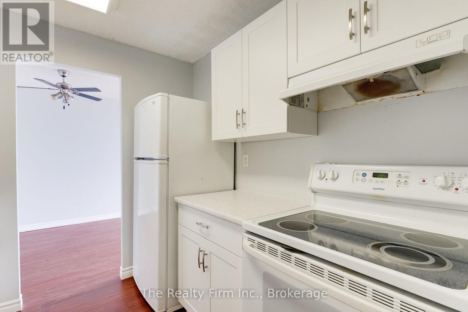 1515 - 45 Pond Mills Road, London South, Ontario  N5Z 4W5 - Photo 8 - X12390798