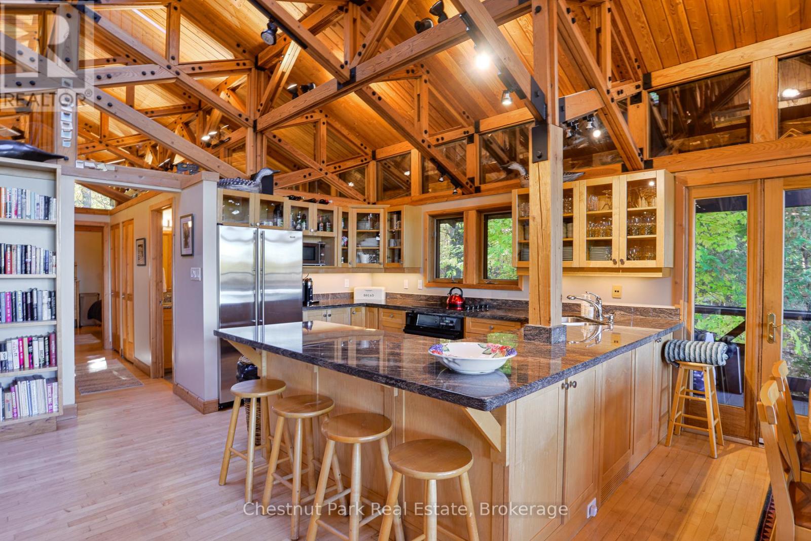 1024 Neals Road, Muskoka Lakes, Ontario  P0C 1M0 - Photo 12 - X12468571