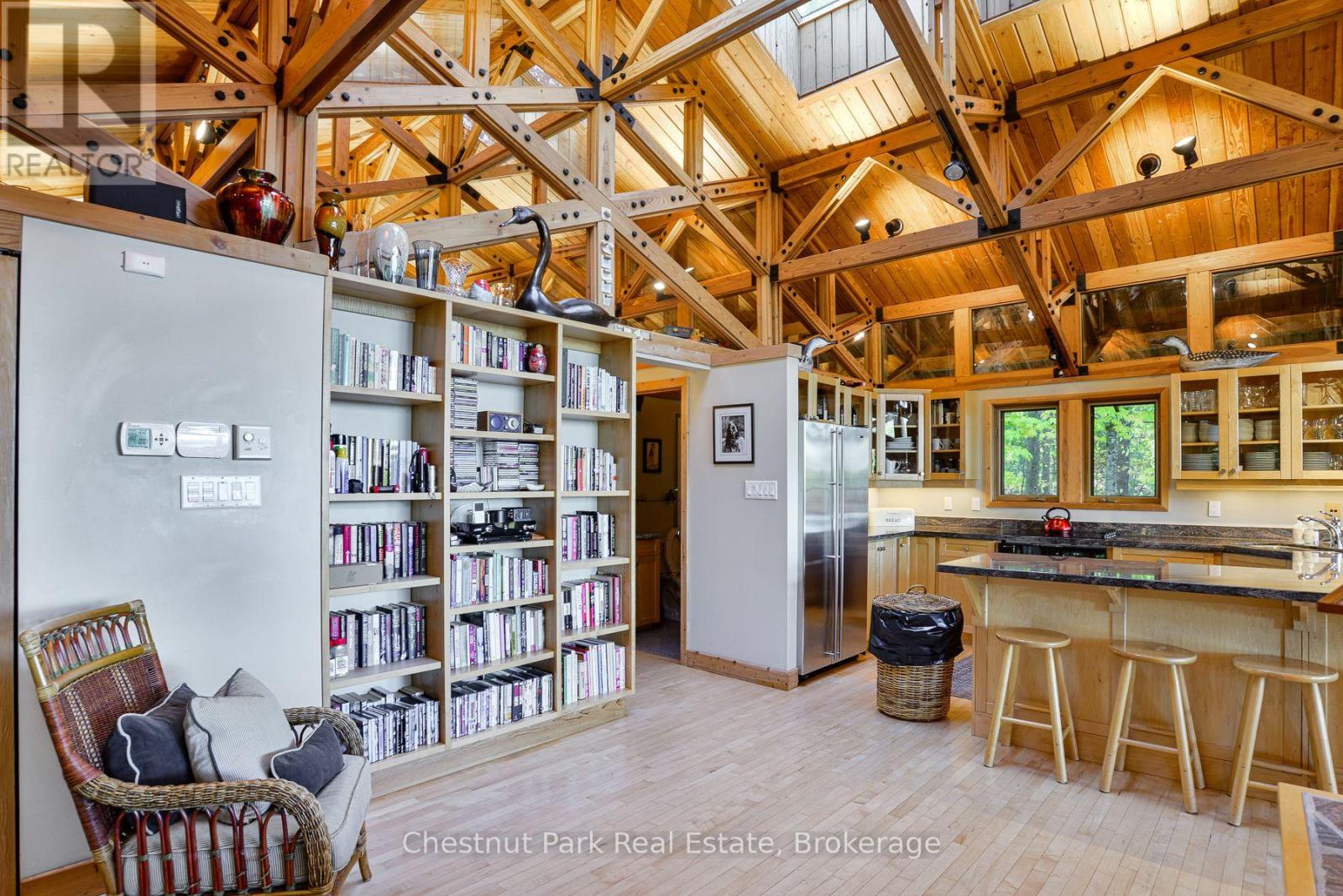1024 Neals Road, Muskoka Lakes, Ontario  P0C 1M0 - Photo 26 - X12468571
