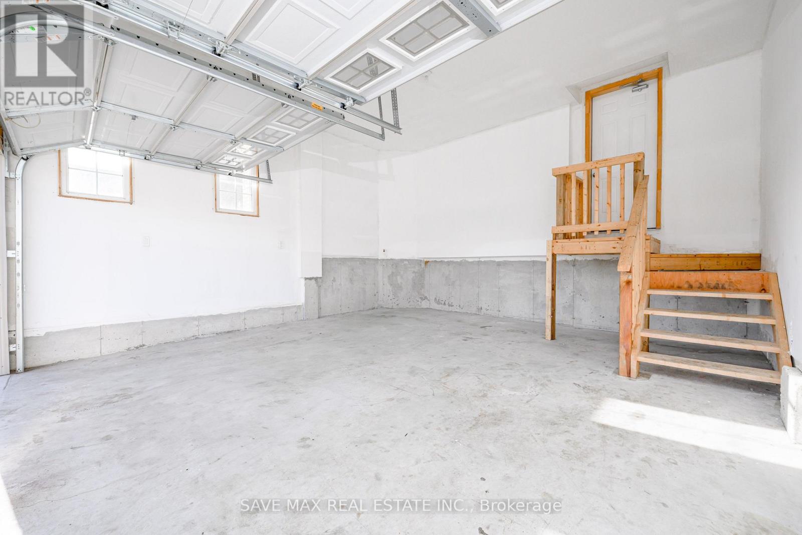 43 Carew Boulevard, Kawartha Lakes, Ontario  K9V 0P7 - Photo 43 - X12468832
