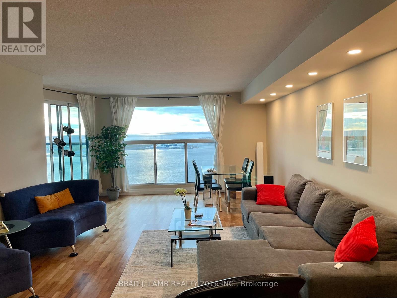 2911 - 99 Harbour Square, Toronto, Ontario  M5J 2H2 - Photo 4 - C12468919