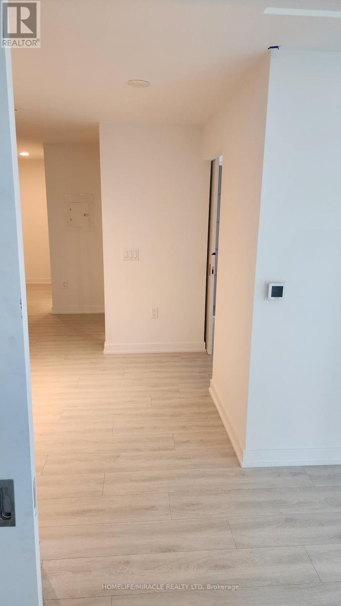 724 - 230 SIMCOE STREET, Toronto, Ontario