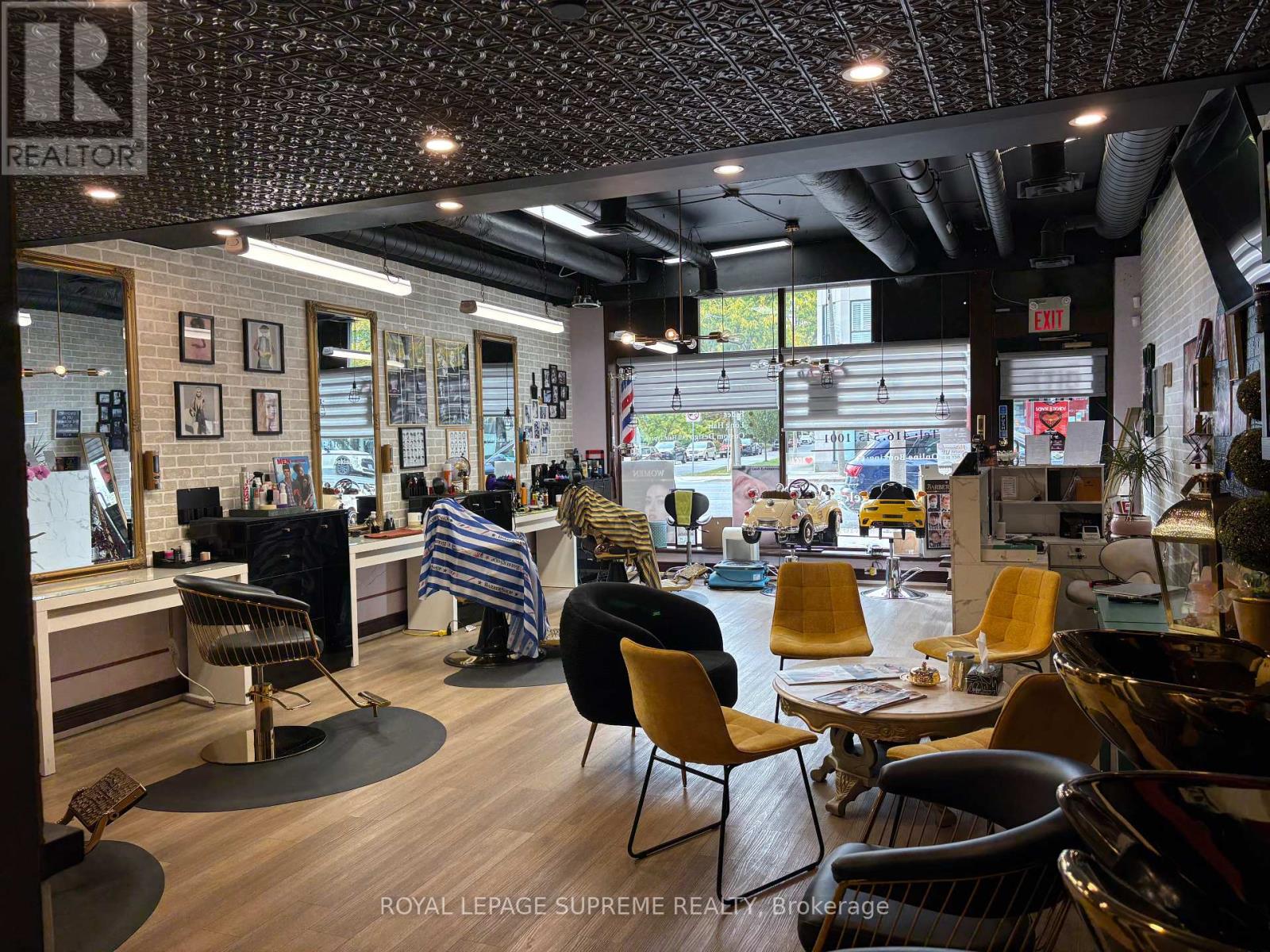 2721 Yonge Street, Toronto, Ontario  M4N 2H8 - Photo 2 - C12469046