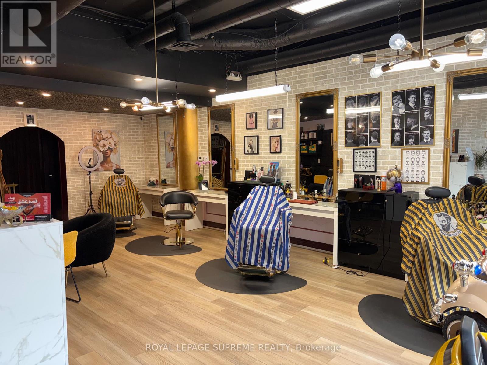 2721 Yonge Street, Toronto, Ontario  M4N 2H8 - Photo 4 - C12469046