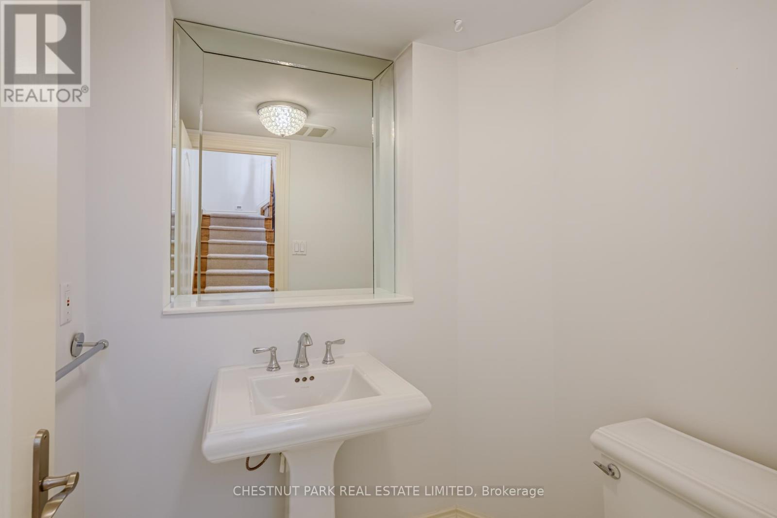 17a Alcorn Avenue, Toronto, Ontario  M4V 1E5 - Photo 11 - C12469057