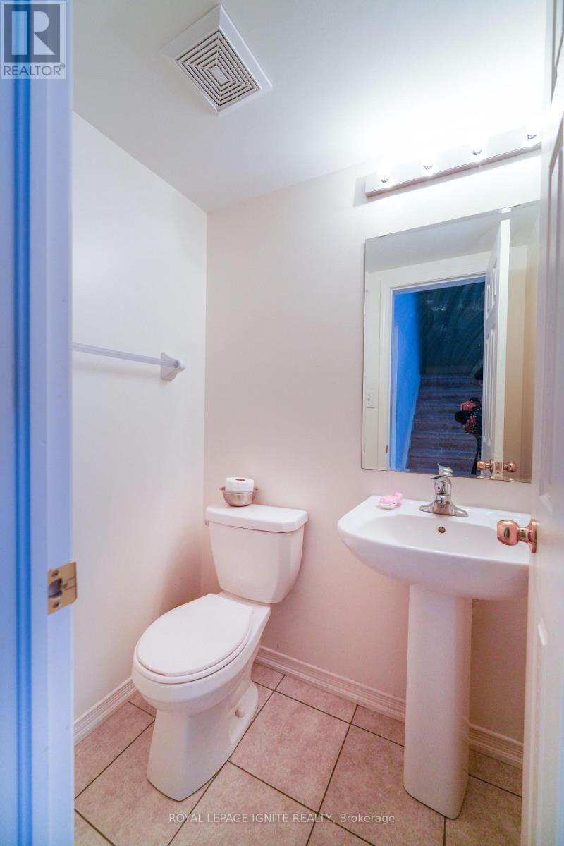 36 Carmilleri Road, Ajax, Ontario  L1Z 0T2 - Photo 11 - E12468952