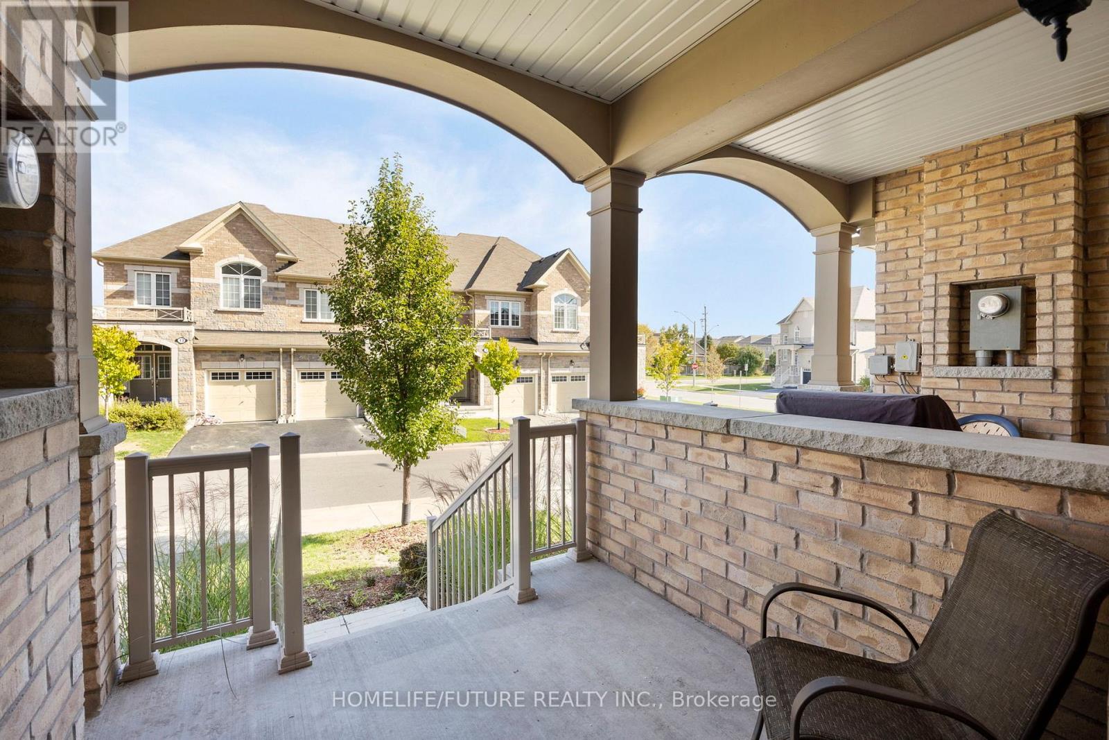 10 Brent Crescent, Clarington, Ontario  L1C 0V9 - Photo 4 - E12469022