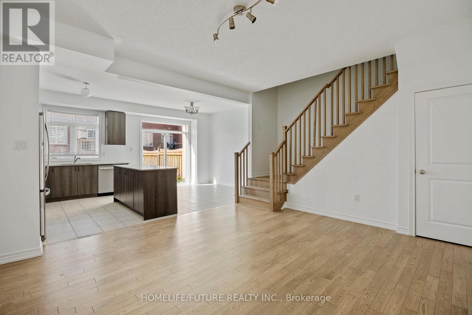 10 Brent Crescent, Clarington, Ontario  L1C 0V9 - Photo 7 - E12469022