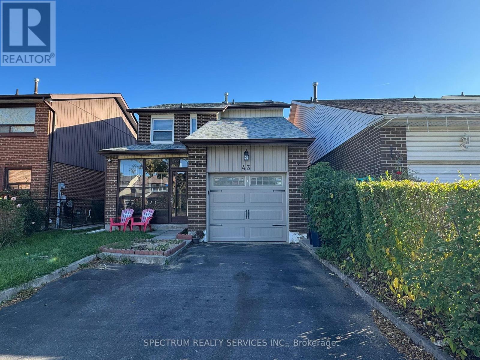 43 MAMMOTH HALL TRAIL, Toronto, Ontario