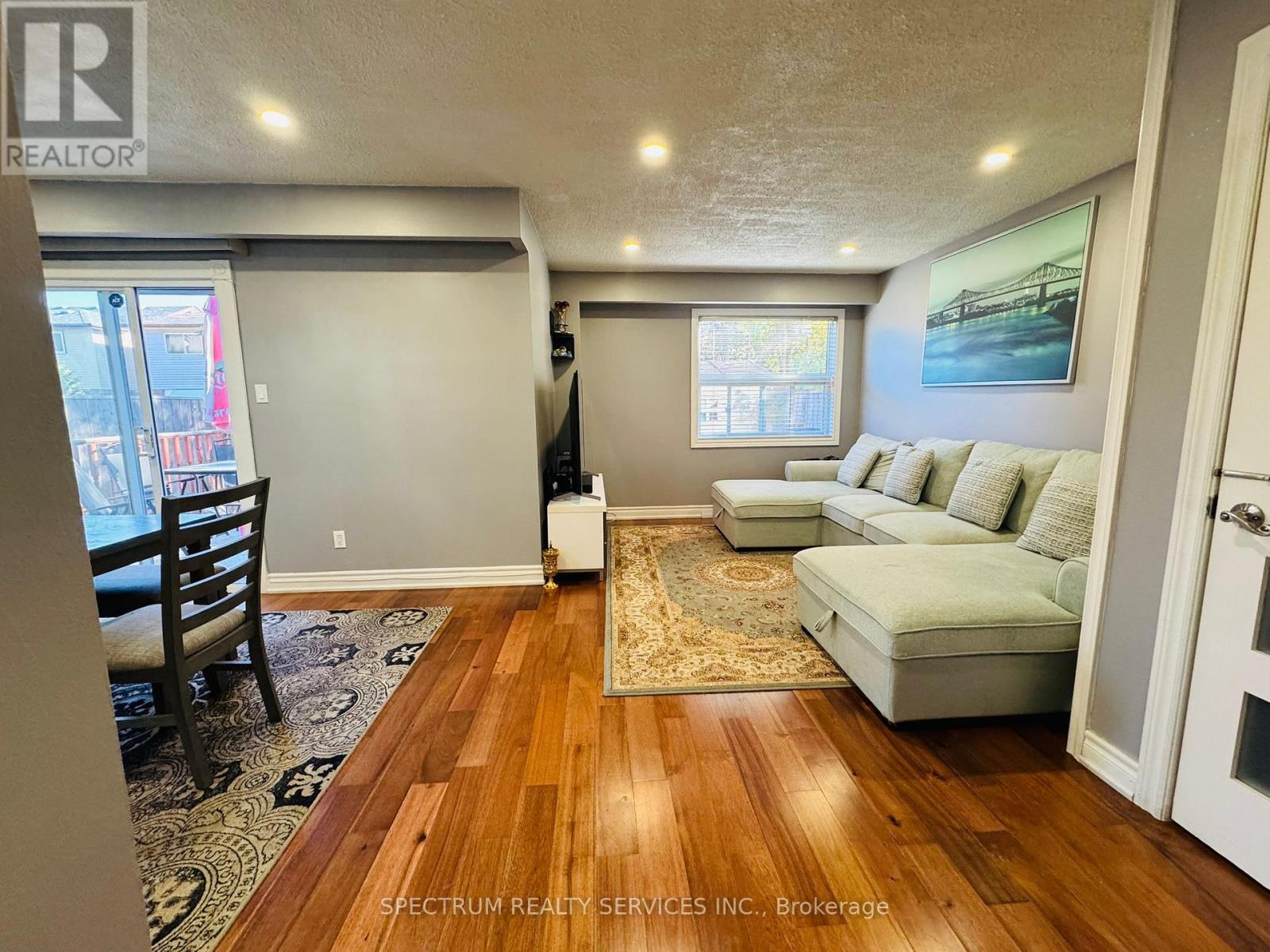 43 Mammoth Hall Trail, Toronto, Ontario  M1B 1P5 - Photo 4 - E12469053
