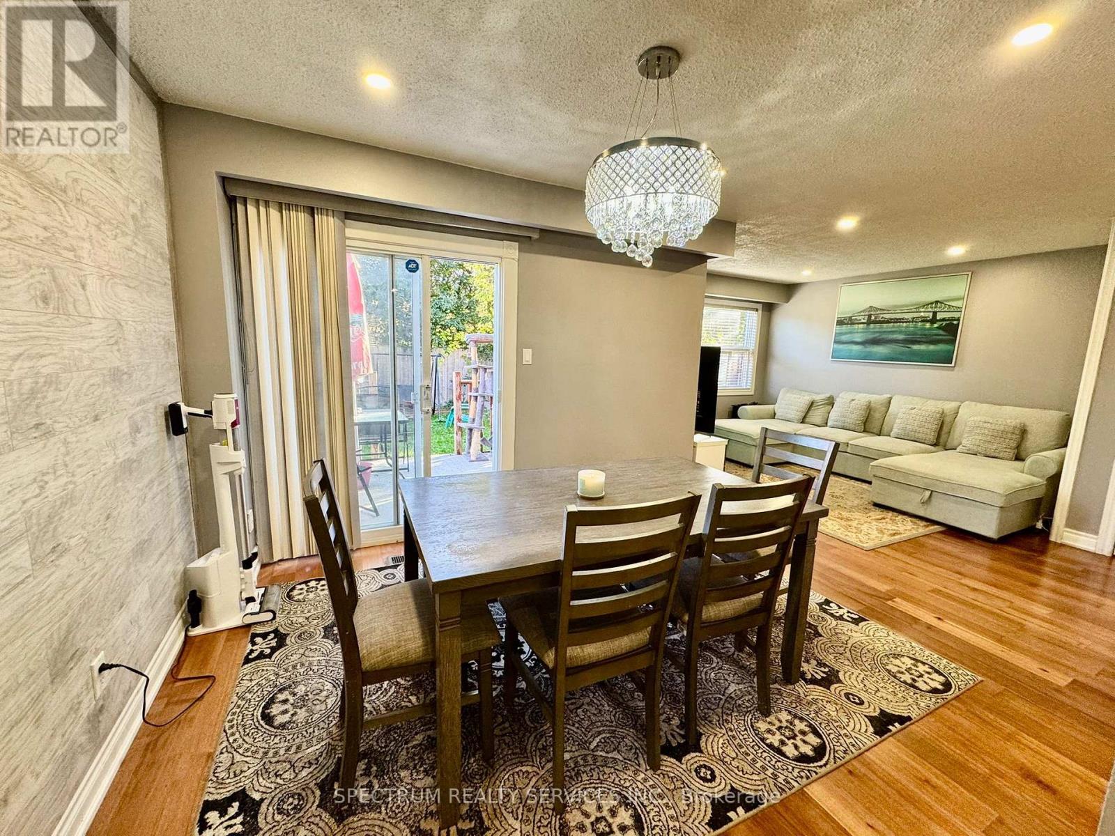 43 Mammoth Hall Trail, Toronto, Ontario  M1B 1P5 - Photo 6 - E12469053