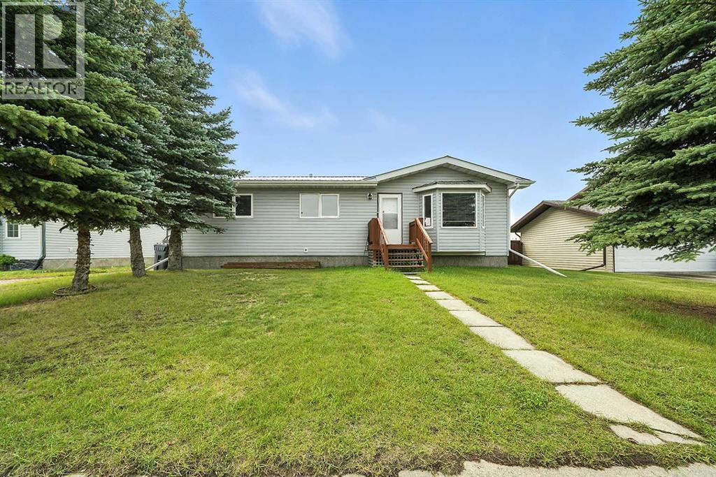 5223 55 Avenue, Eckville, Alberta  T0M 0X0 - Photo 1 - A2265056