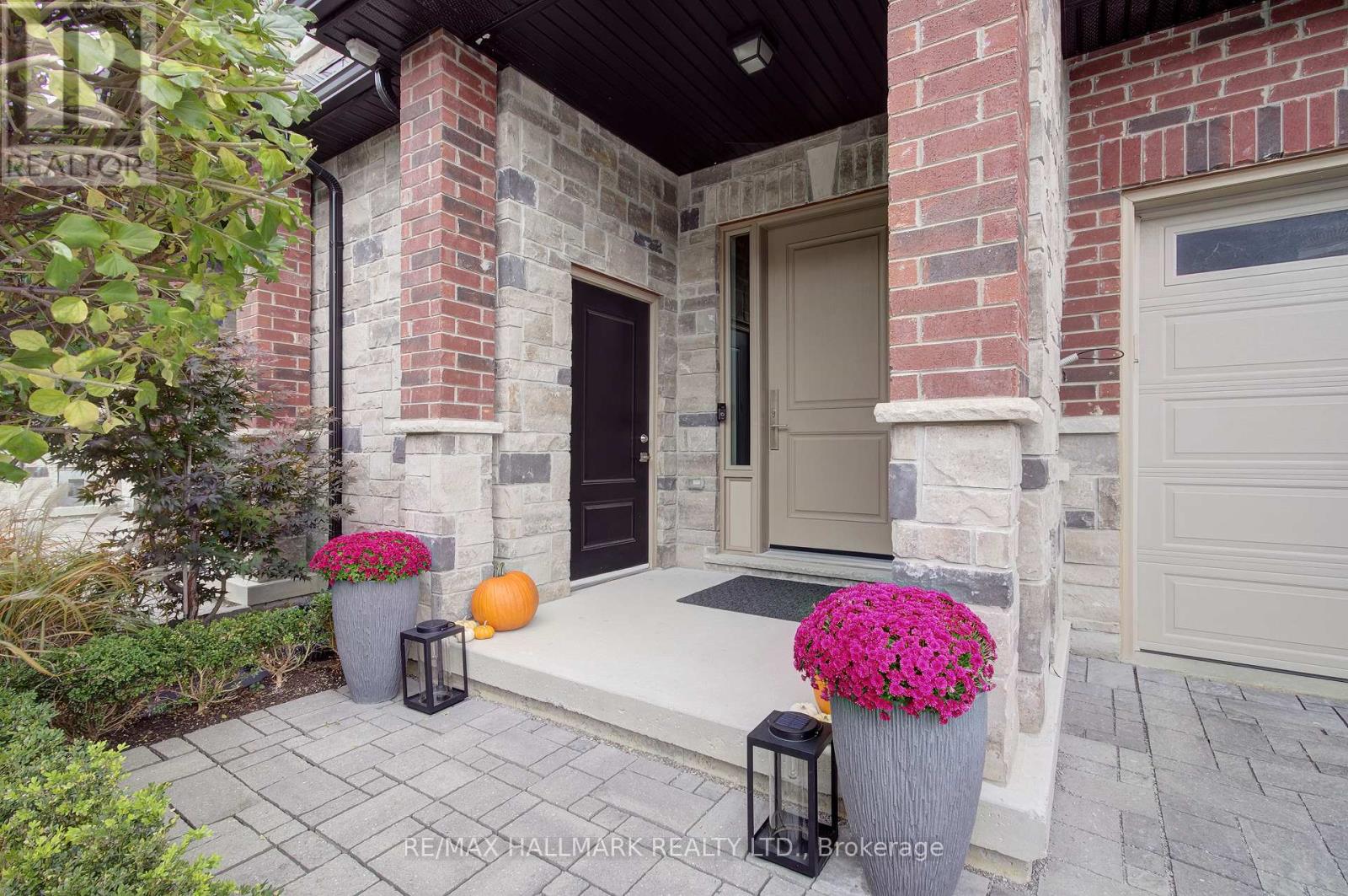 46 Lowther Avenue, Richmond Hill, Ontario  L4E 2Z6 - Photo 4 - N12468942