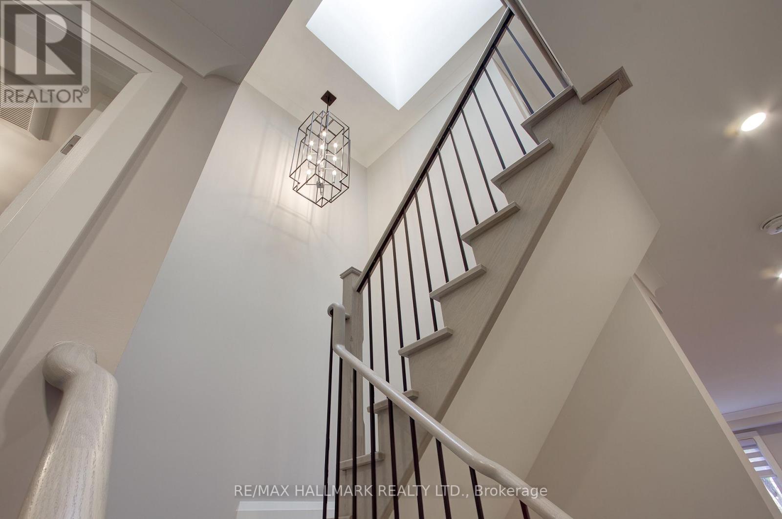 46 Lowther Avenue, Richmond Hill, Ontario  L4E 2Z6 - Photo 8 - N12468942