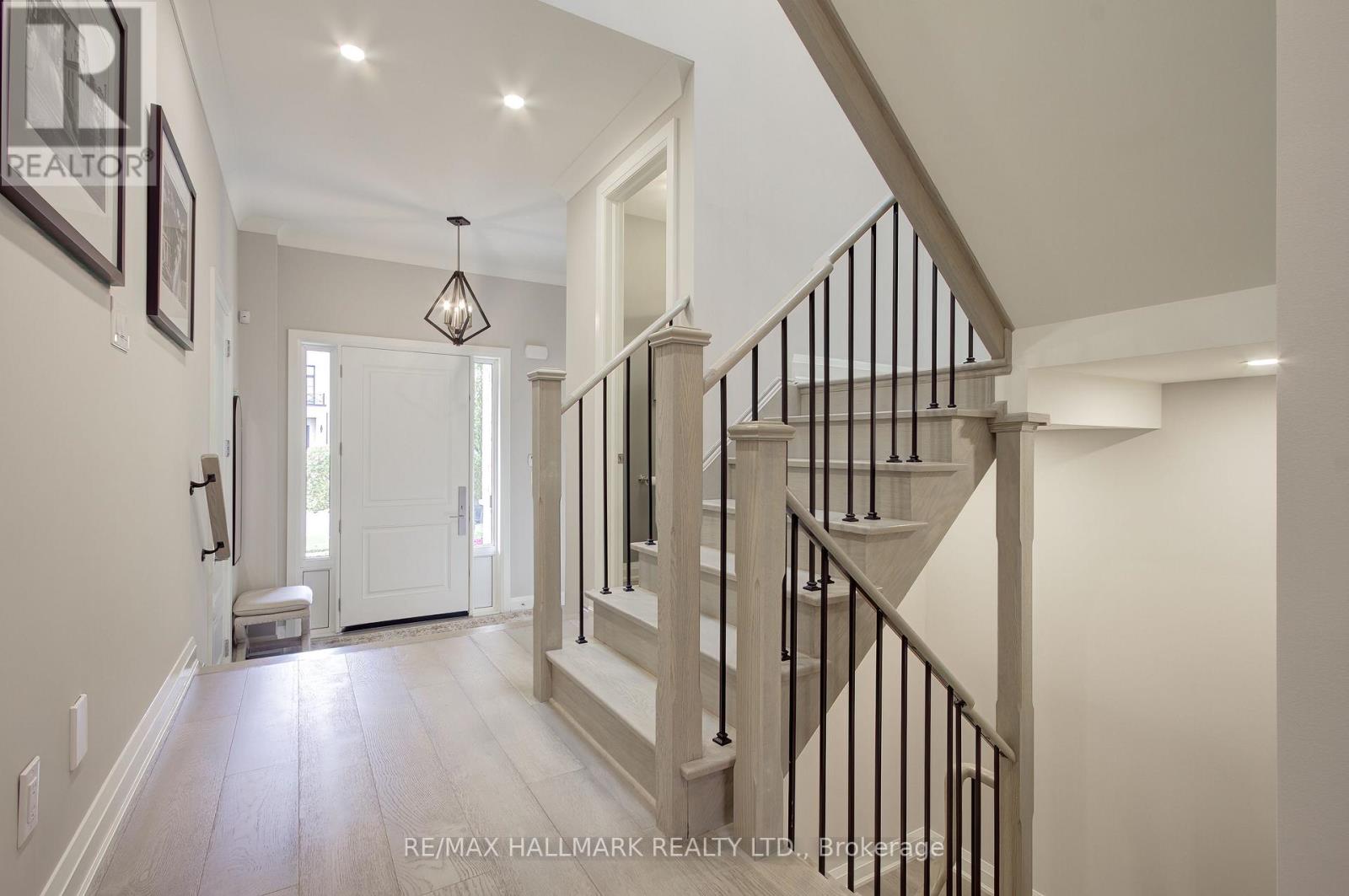 46 Lowther Avenue, Richmond Hill, Ontario  L4E 2Z6 - Photo 9 - N12468942