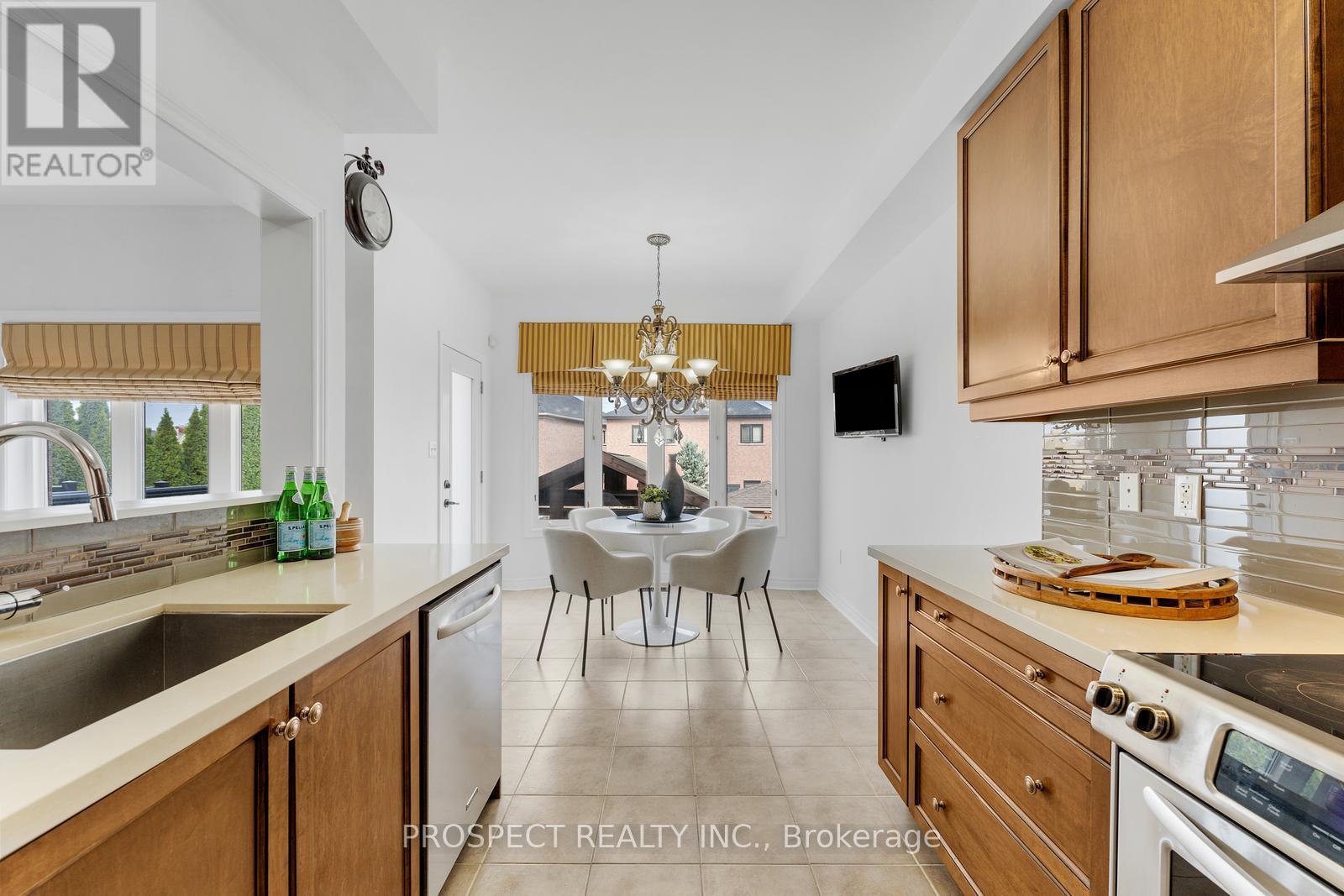 22 Worthview Drive, Vaughan, Ontario  L4H 0H9 - Photo 19 - N12469041