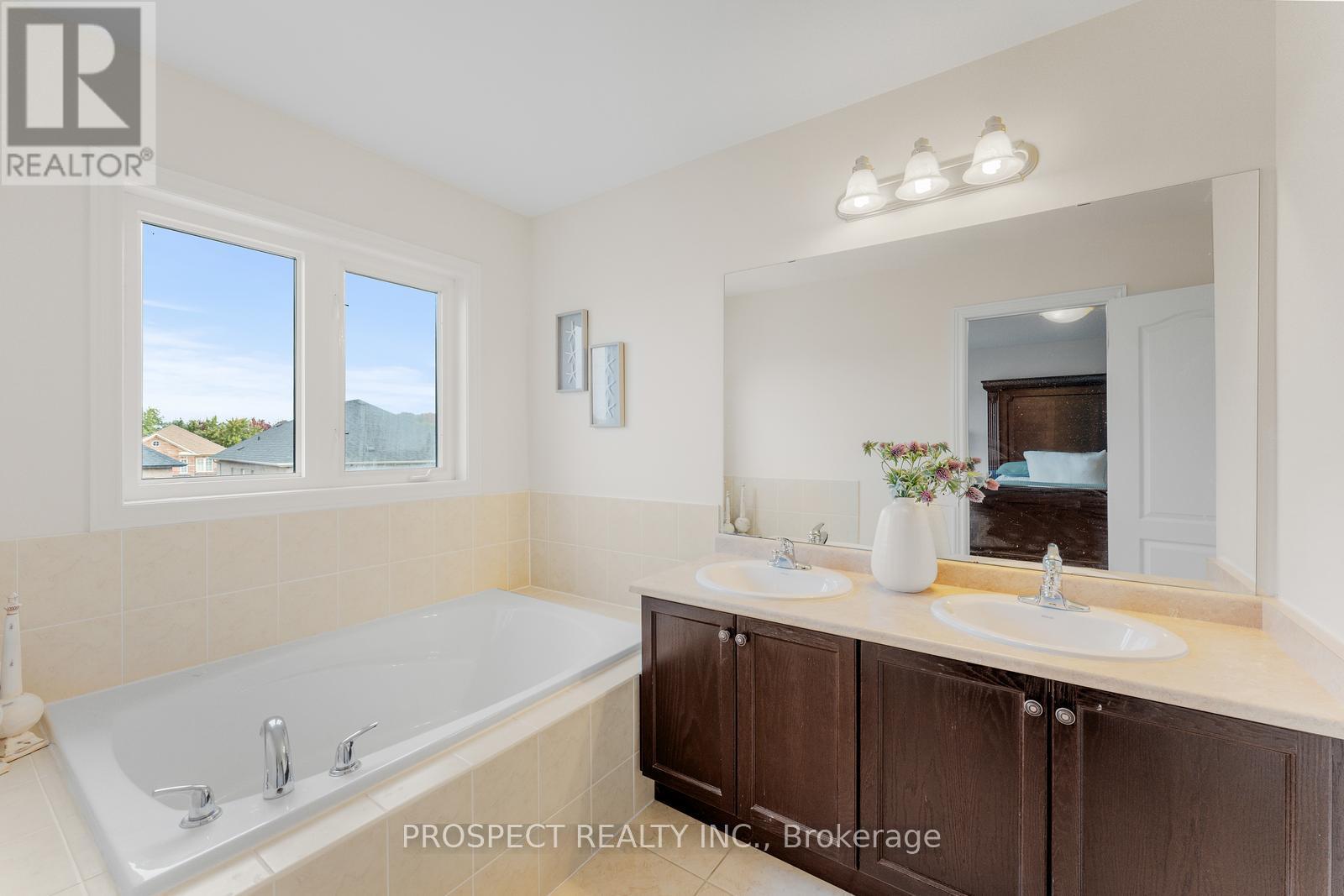 22 Worthview Drive, Vaughan, Ontario  L4H 0H9 - Photo 26 - N12469041