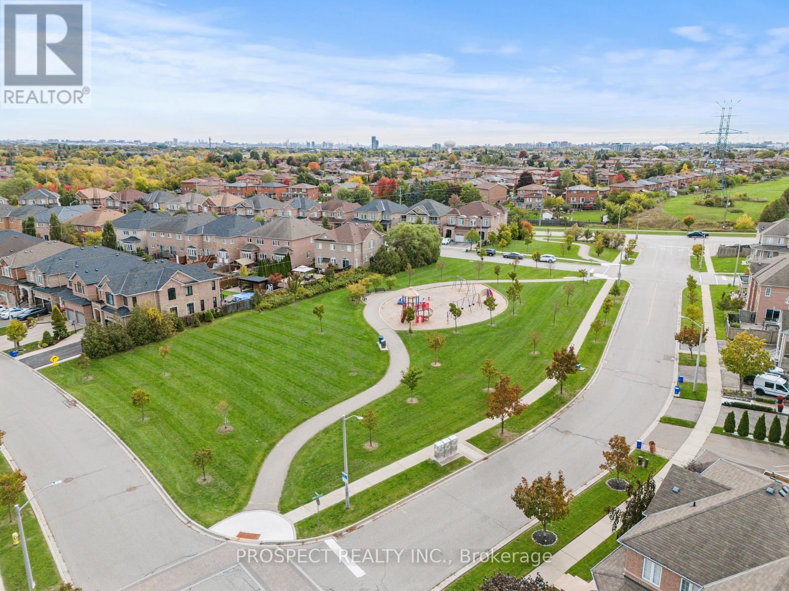 22 Worthview Drive, Vaughan, Ontario  L4H 0H9 - Photo 49 - N12469041