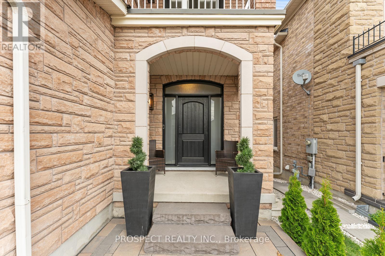 22 Worthview Drive, Vaughan, Ontario  L4H 0H9 - Photo 6 - N12469041