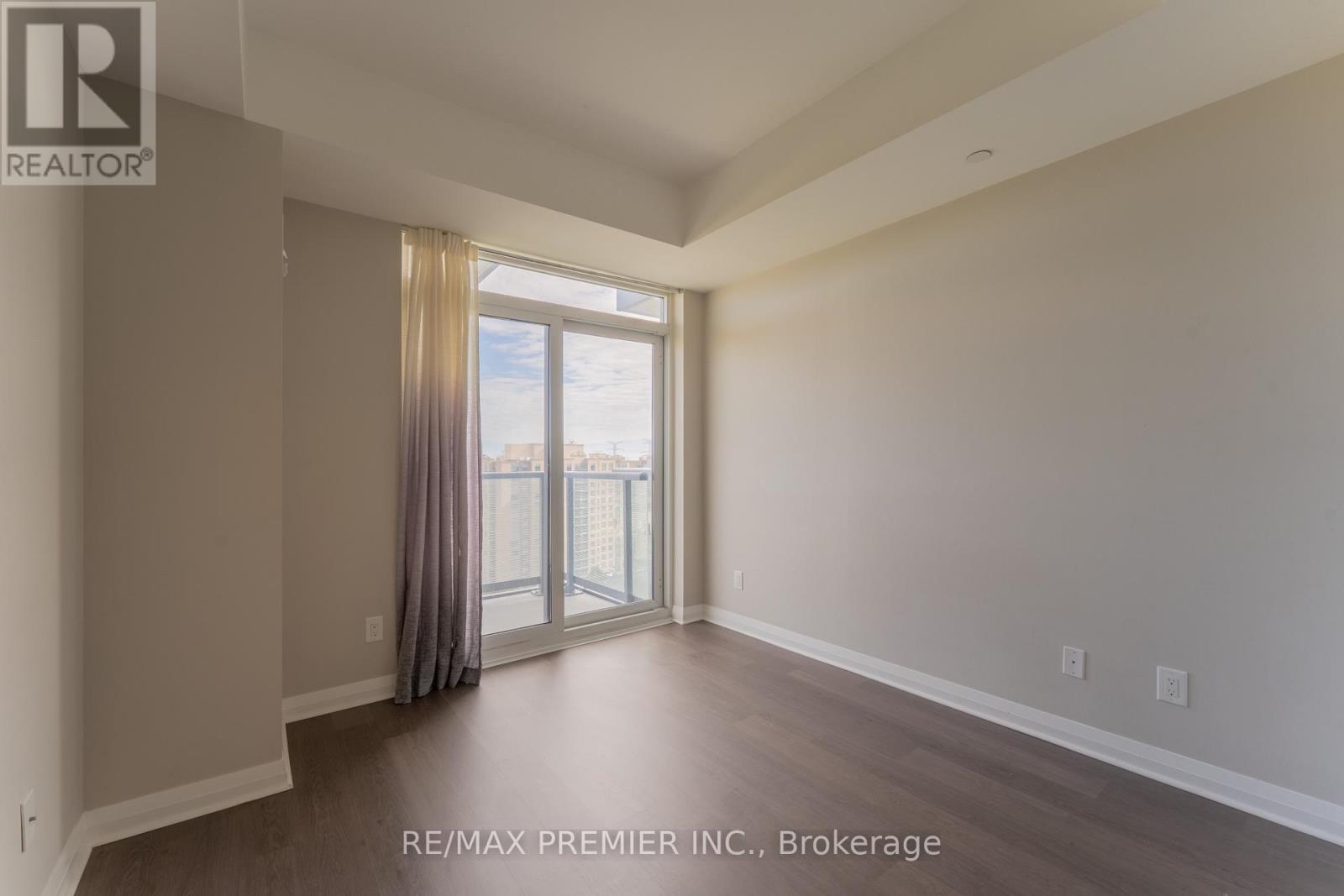 1401 - 55 Oneida Crescent, Richmond Hill, Ontario  L4B 4T9 - Photo 7 - N12469058