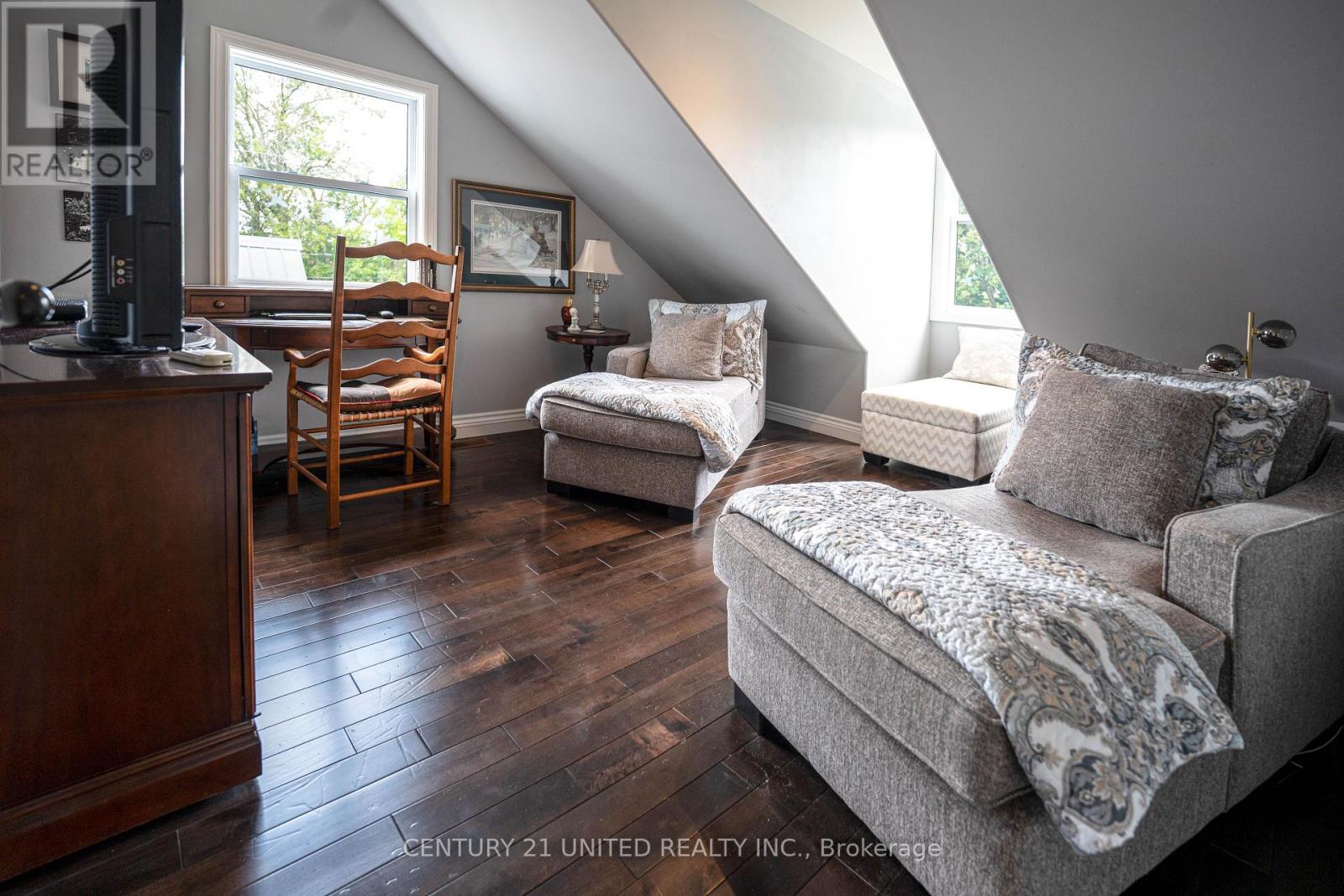 1 Wallace Street, Peterborough, Ontario K9H 1A8 - Photo 13 - X12469123