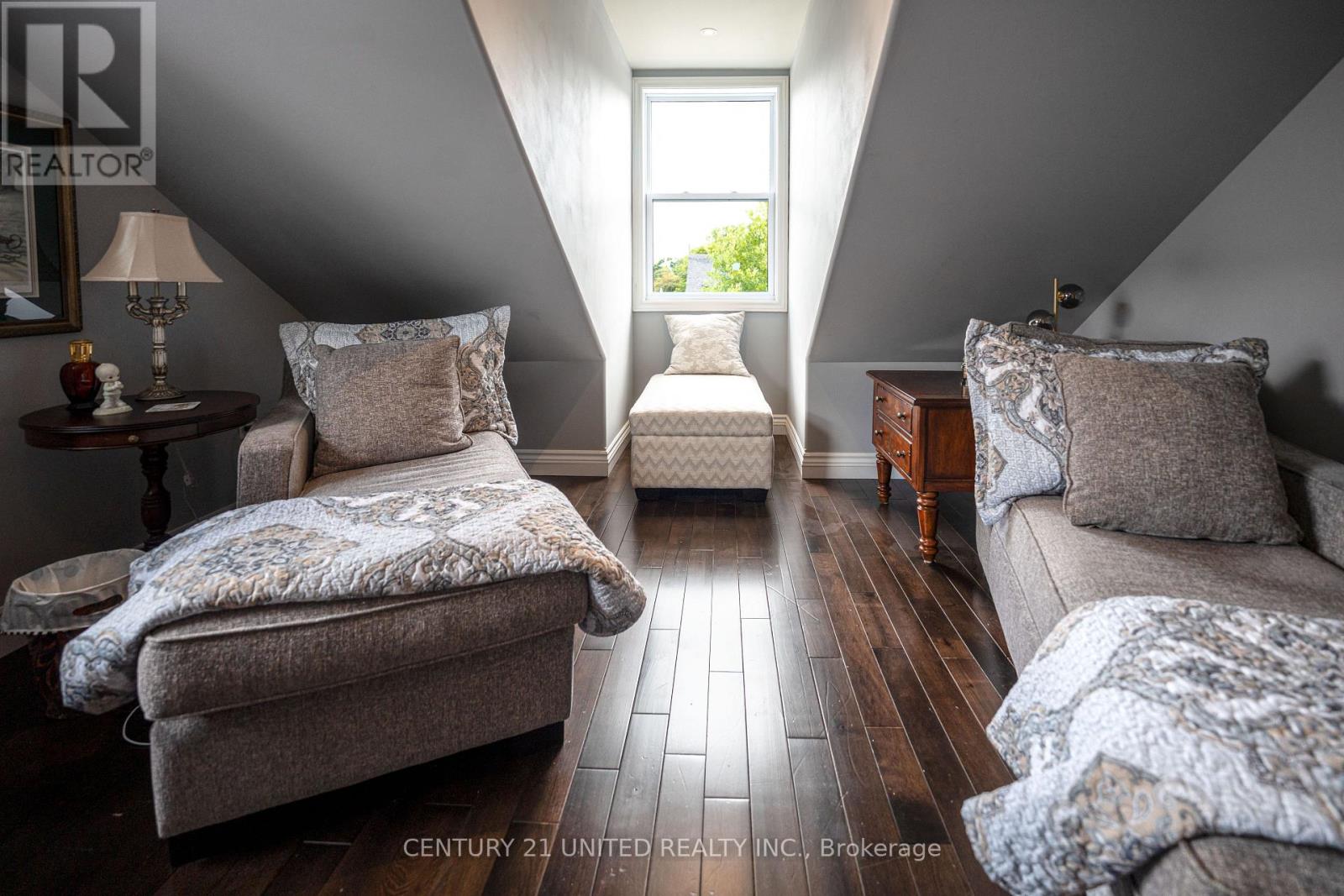 1 Wallace Street, Peterborough, Ontario K9H 1A8 - Photo 14 - X12469123