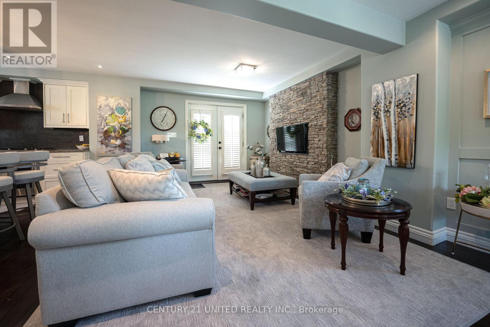 1 Wallace Street, Peterborough, Ontario K9H 1A8 - Photo 5 - X12469123