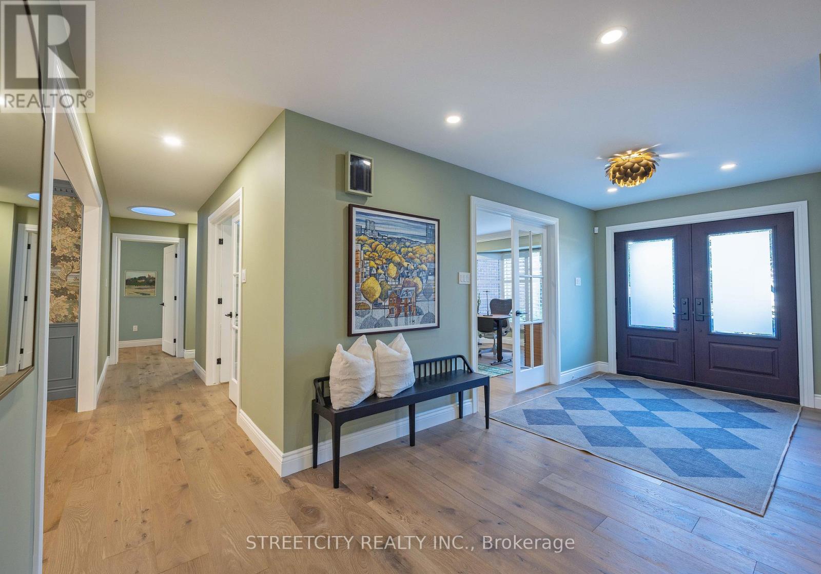 46 Foxborough Grove, London South, Ontario  N6K 4A8 - Photo 3 - X12469116