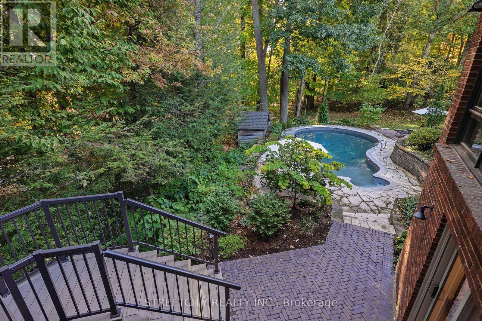 46 Foxborough Grove, London South, Ontario  N6K 4A8 - Photo 43 - X12469116