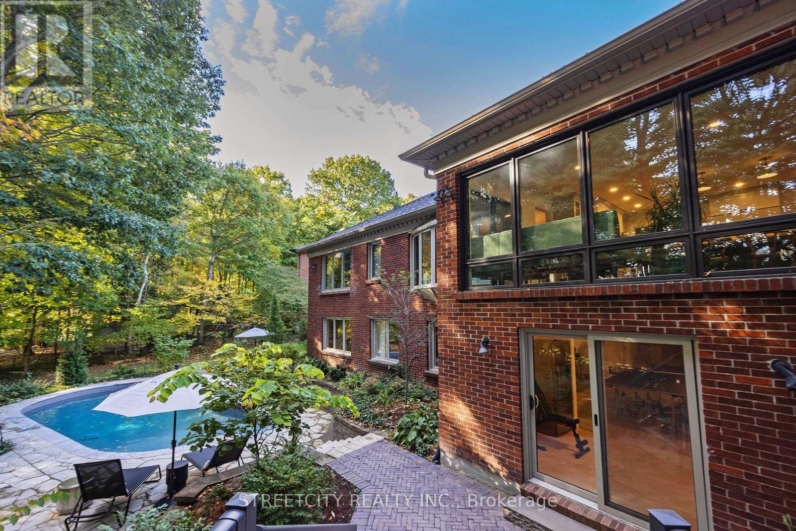 46 Foxborough Grove, London South, Ontario  N6K 4A8 - Photo 44 - X12469116