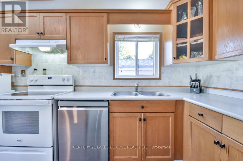 1355 Hilltop Road, Severn, Ontario  L3V 0V7 - Photo 17 - S12468922