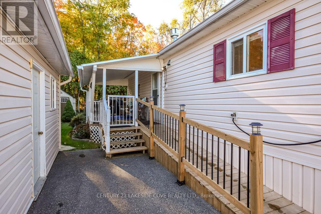 1355 Hilltop Road, Severn, Ontario  L3V 0V7 - Photo 41 - S12468922