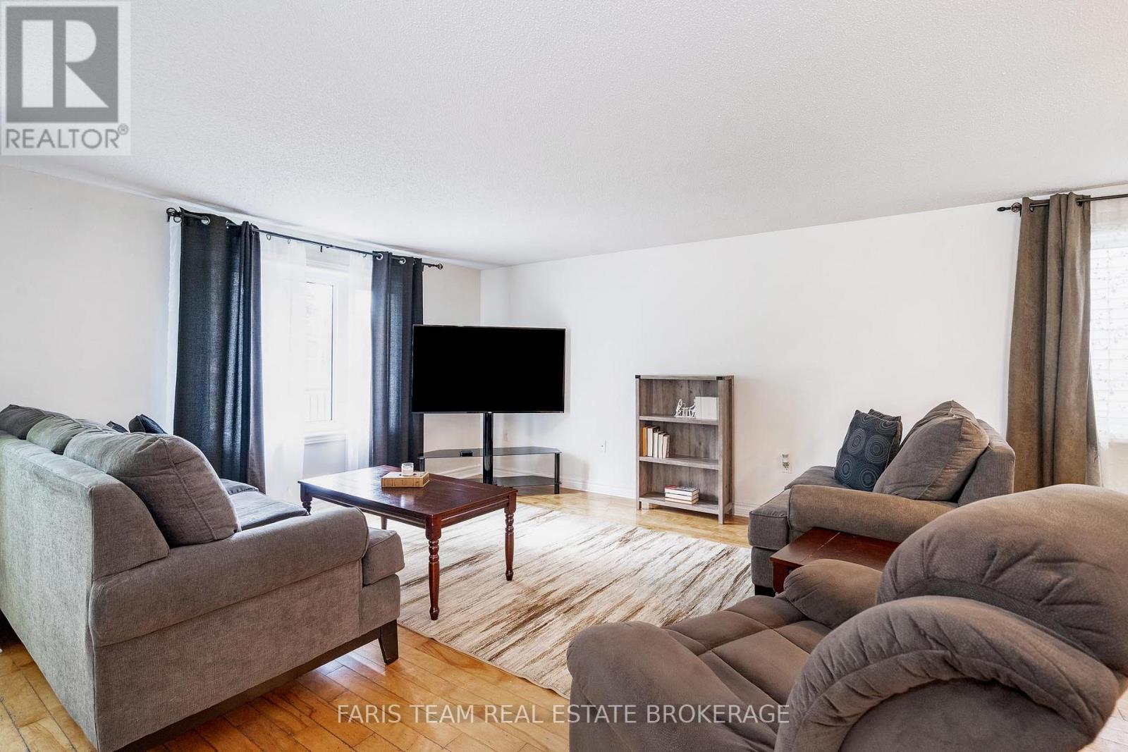 24 Laurie Crescent, Barrie, Ontario  L4M 6C7 - Photo 13 - S12469004