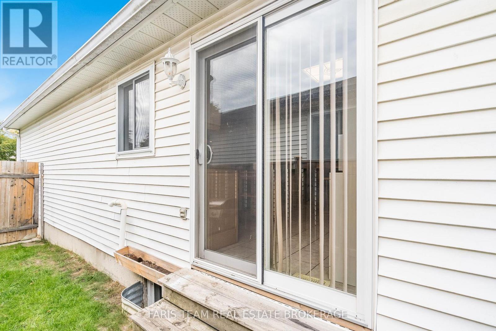24 Laurie Crescent, Barrie, Ontario  L4M 6C7 - Photo 27 - S12469004