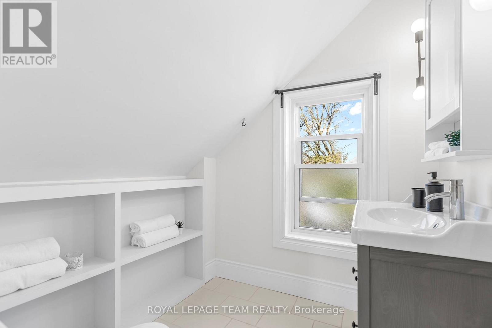 107 Queen Street N, Renfrew, Ontario  K7V 2A4 - Photo 35 - X12469089