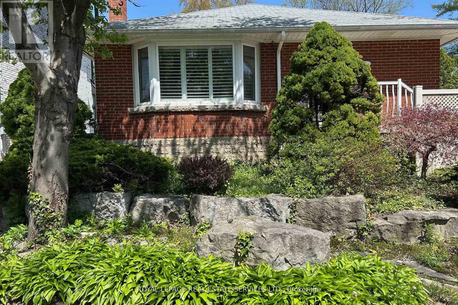 1361 Kenmuir Avenue, Mississauga, Ontario  L5G 4B3 - Photo 24 - W12293180