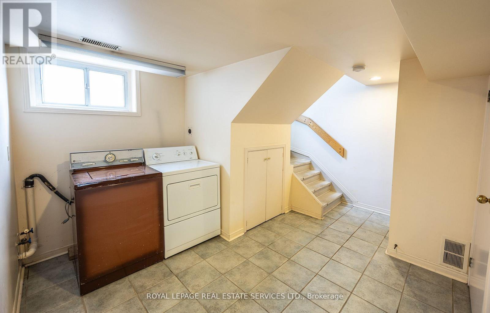 1361 Kenmuir Avenue, Mississauga, Ontario  L5G 4B3 - Photo 17 - W12293180
