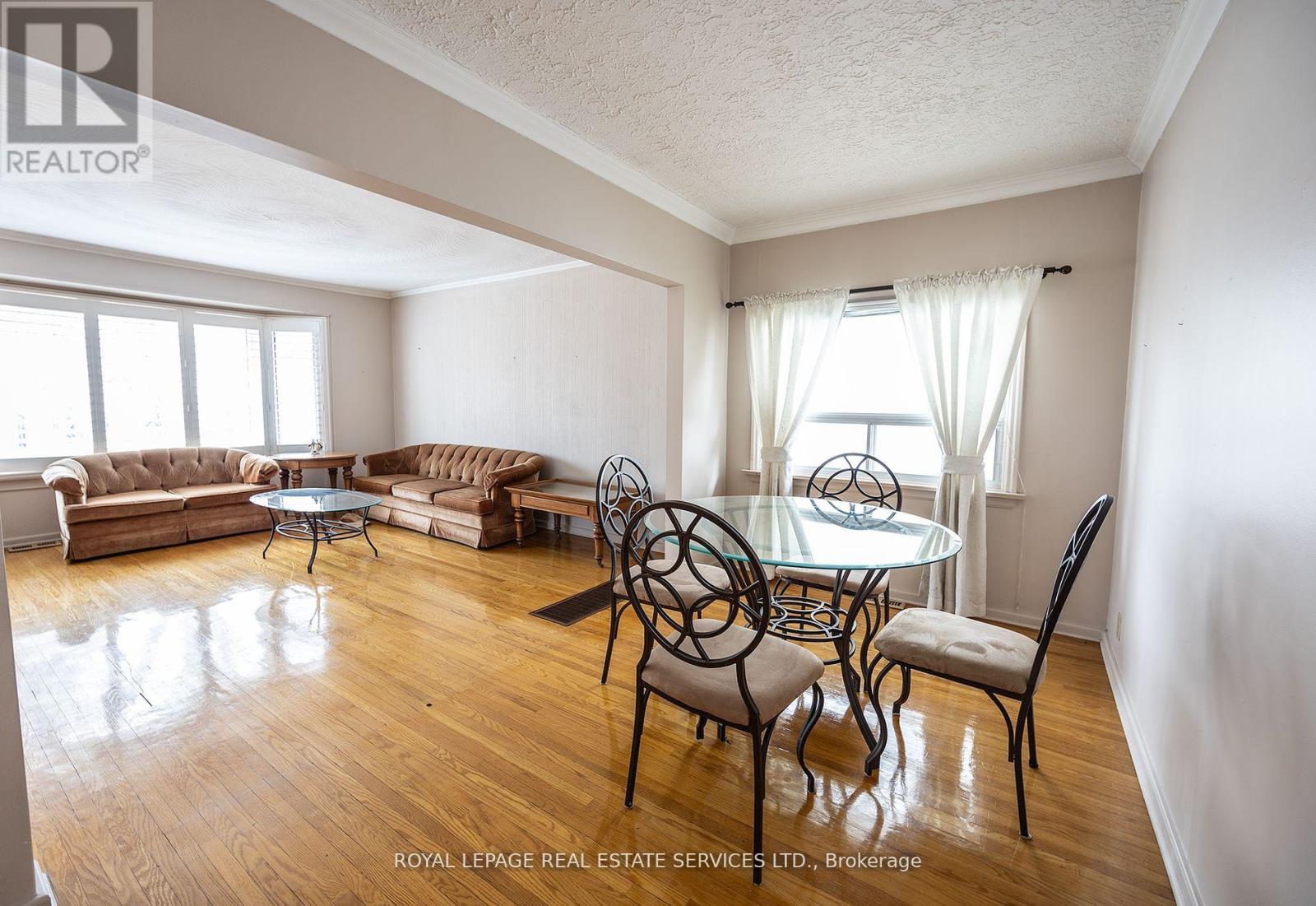 1361 Kenmuir Avenue, Mississauga, Ontario  L5G 4B3 - Photo 8 - W12293180